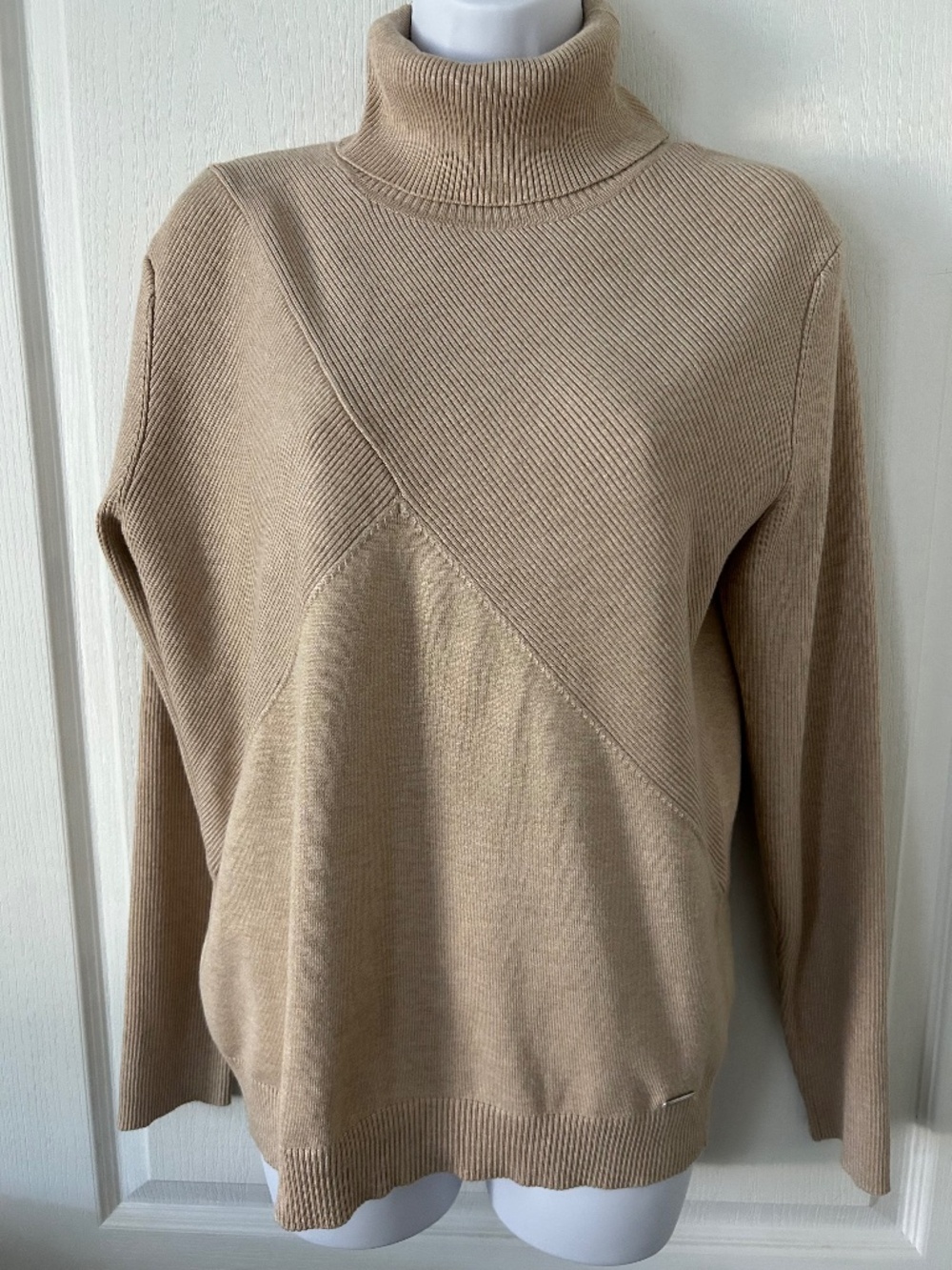 Sweater Calvin Klein Women's Turtleneck Sweater Quiet Luxury